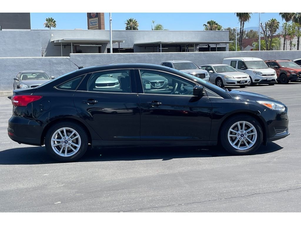 Used 2018 Shadow Black Ford SE image 8