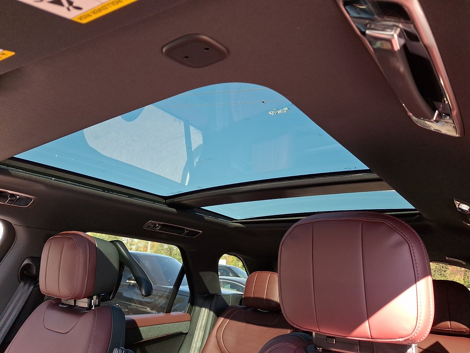 New 2027 Fuji White Land Rover Dynamic SE image 11