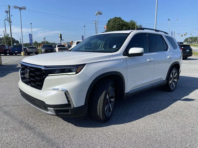 Certified Used 2025 Black Honda Touring image 7
