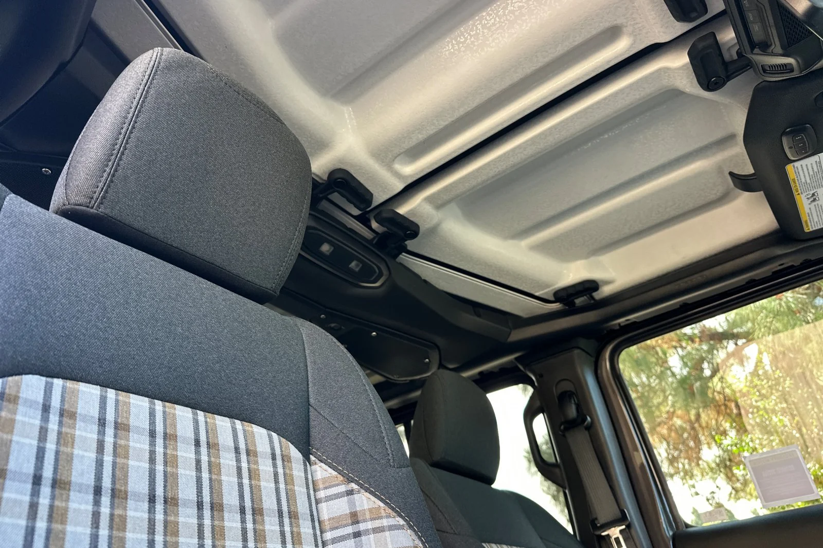 New 2026 Granite Crystal Metallic Clear-Coat Exterior Paint Jeep 85th Anniversary Edition image 15