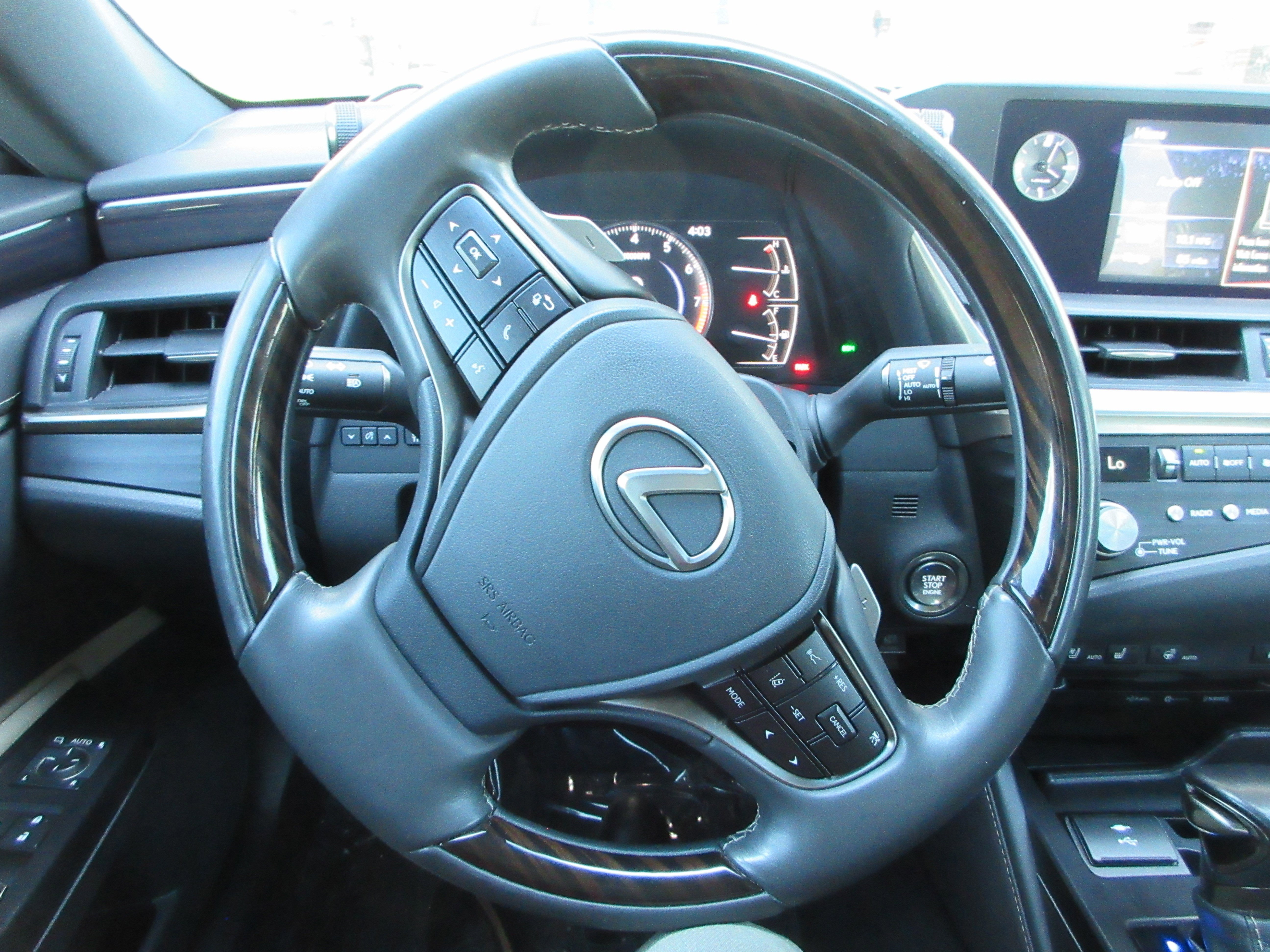Used 2021 White Lexus 250 image 36
