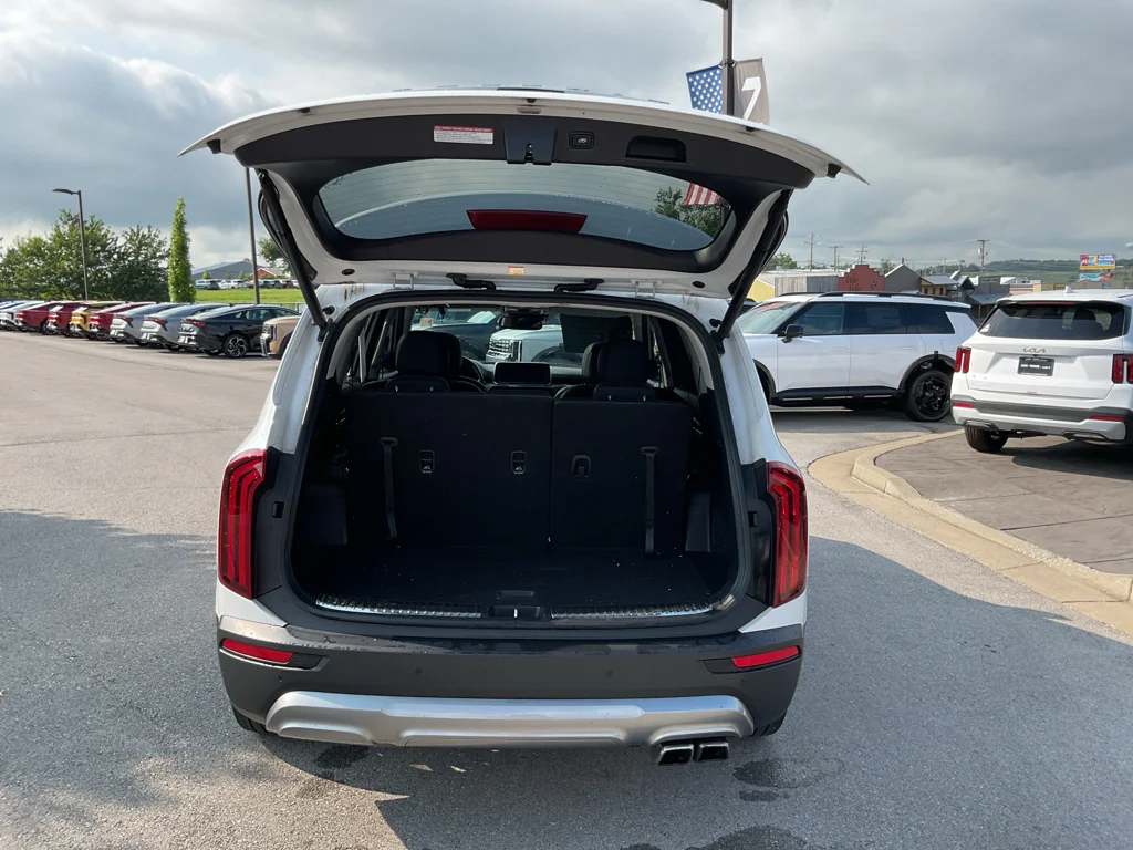 Used 2020 Snow White Pearl Kia SX image 14