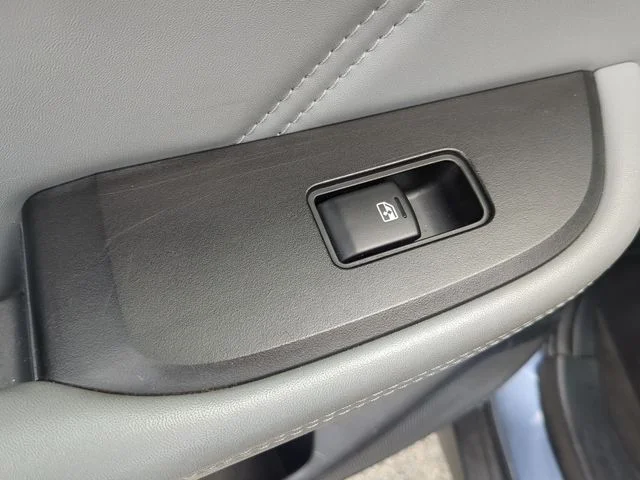 Used 2018 Blue Subaru 2.5i image 30
