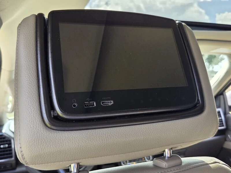 Used 2021 White Metallic FORD LIMITED image 9