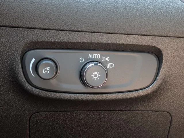 New 2026 Summit White Buick Preferred image 24