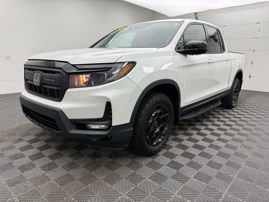 Used 2025 White Honda Sport image 2