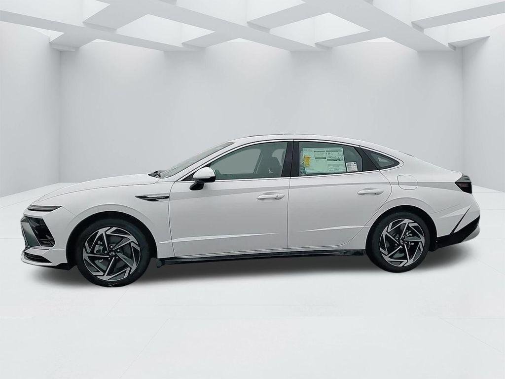 New 2026 White Hyundai SEL Sport image 8