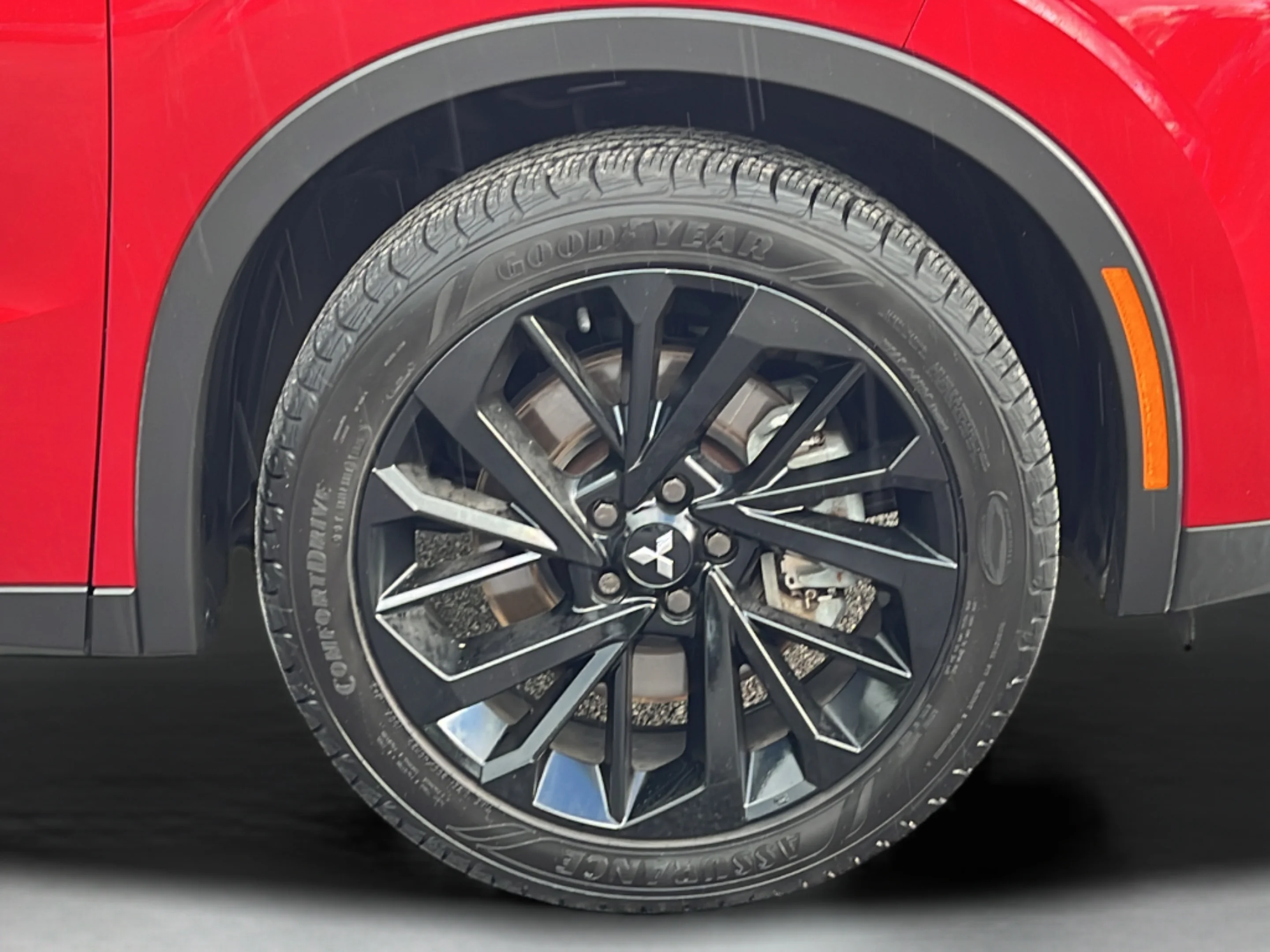 Used 2023 Red Mitsubishi SE Special Edition image 24