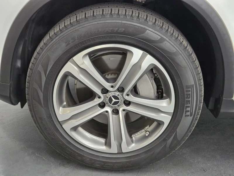 Used 2018 White Mercedes-Benz GLC 300 image 6