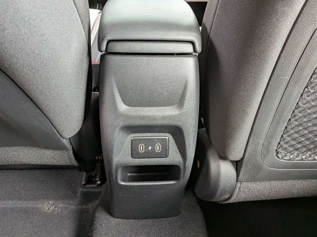 Used 2025 White Hyundai SEL image 10