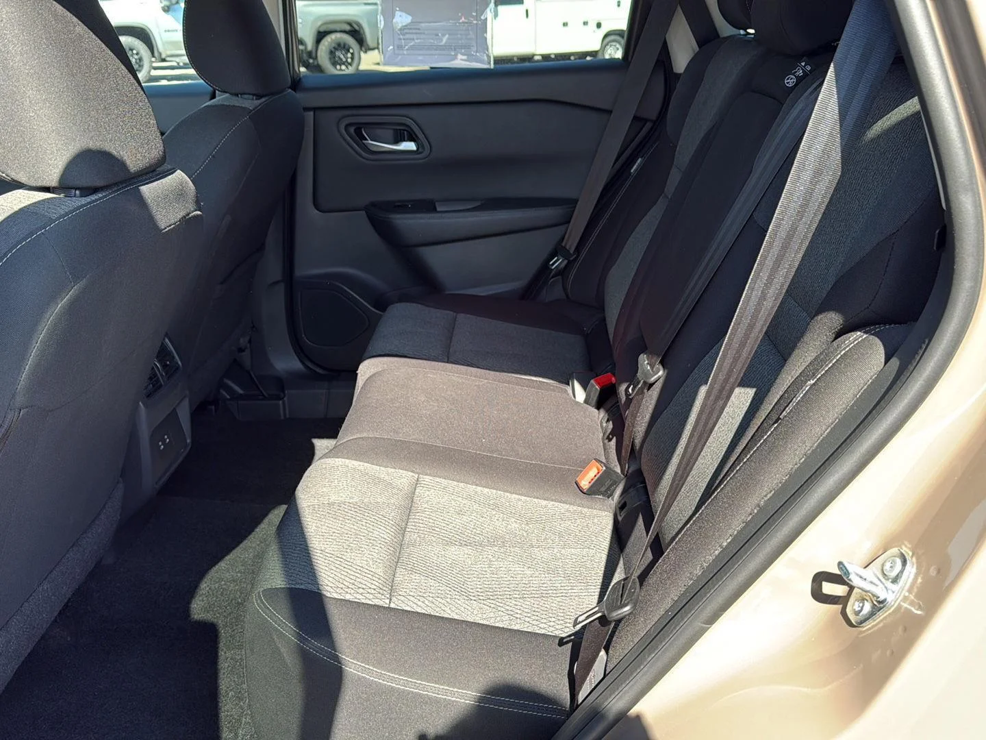 2025 Nissan Rogue SV - Photo 11