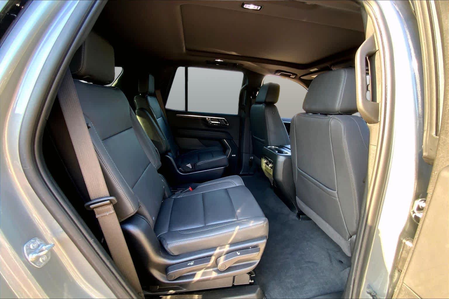 Used 2025 Sterling Gray Metallic Chevrolet LT image 19