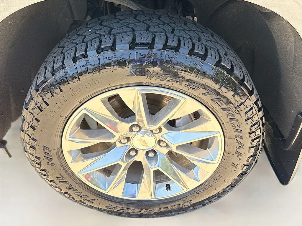 Used 2019 Shadow Gray Metallic Chevrolet LTZ image 31