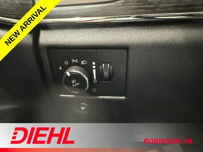 Used 2018 Black Jeep Overland image 25