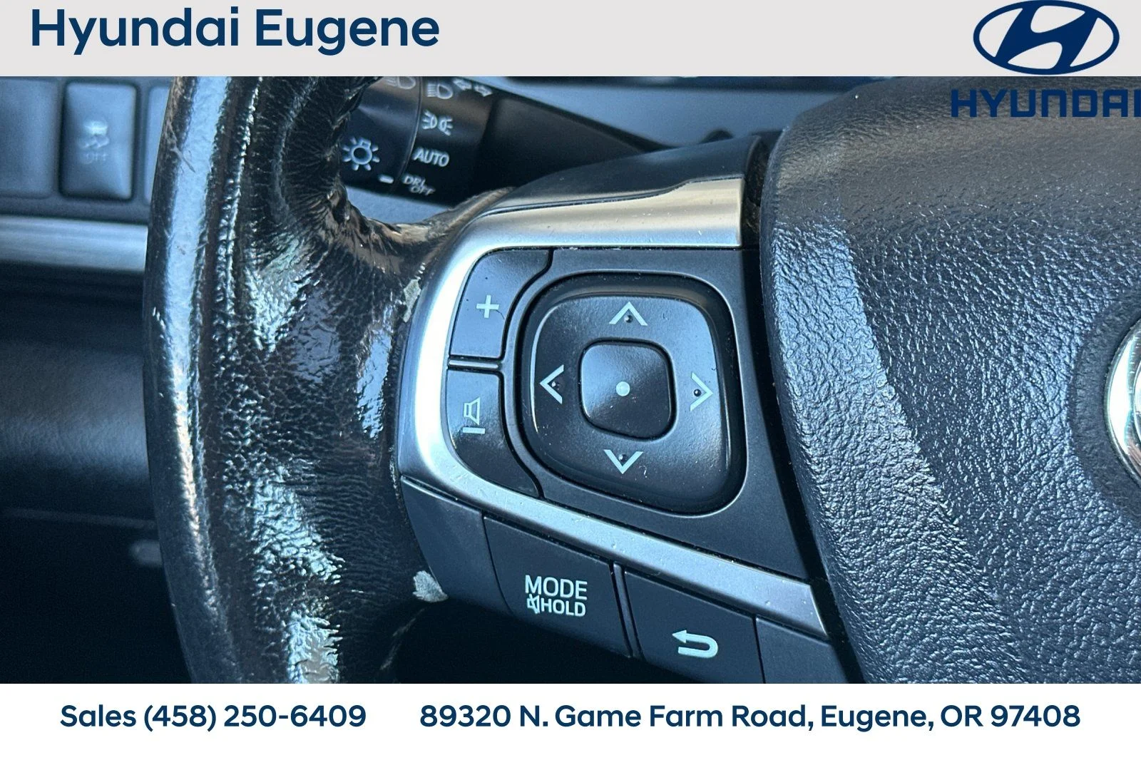 Used 2016 Silver Toyota XLE image 30