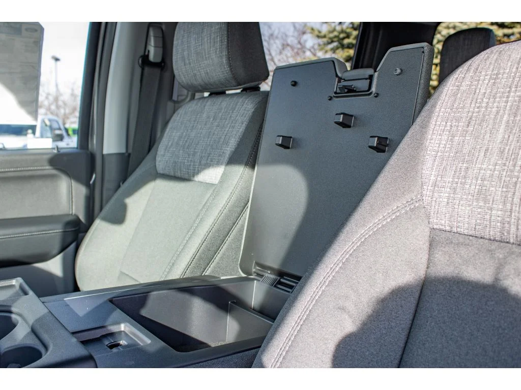 New 2026 Carbonized Gray Metallic Ford XLT image 17