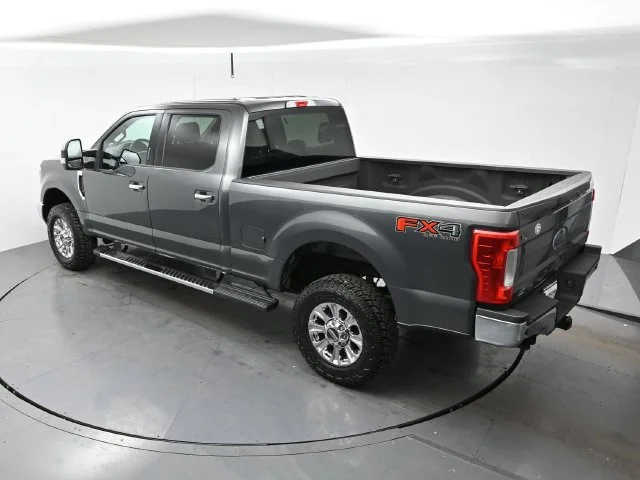 Used 2019 Magnetic Metallic Ford XL image 32