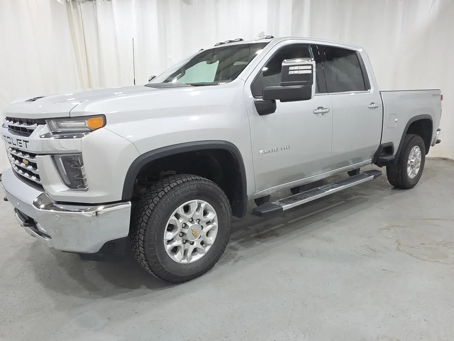 Used 2022 Silver Ice Metallic Chevrolet LTZ image 2