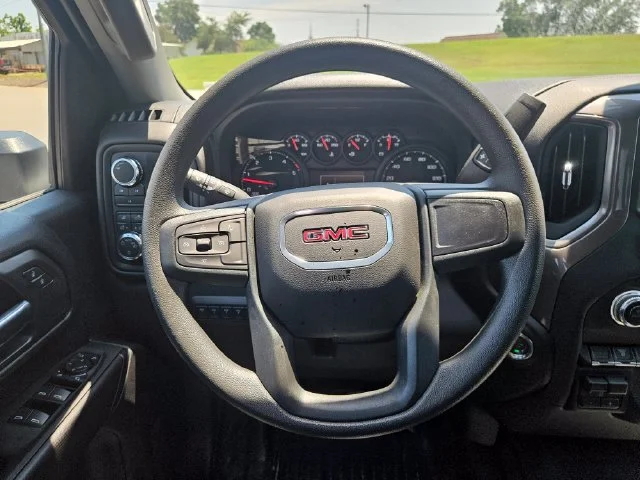 2025 GMC Sierra 3500 Chassis Cab Pro - Photo 14