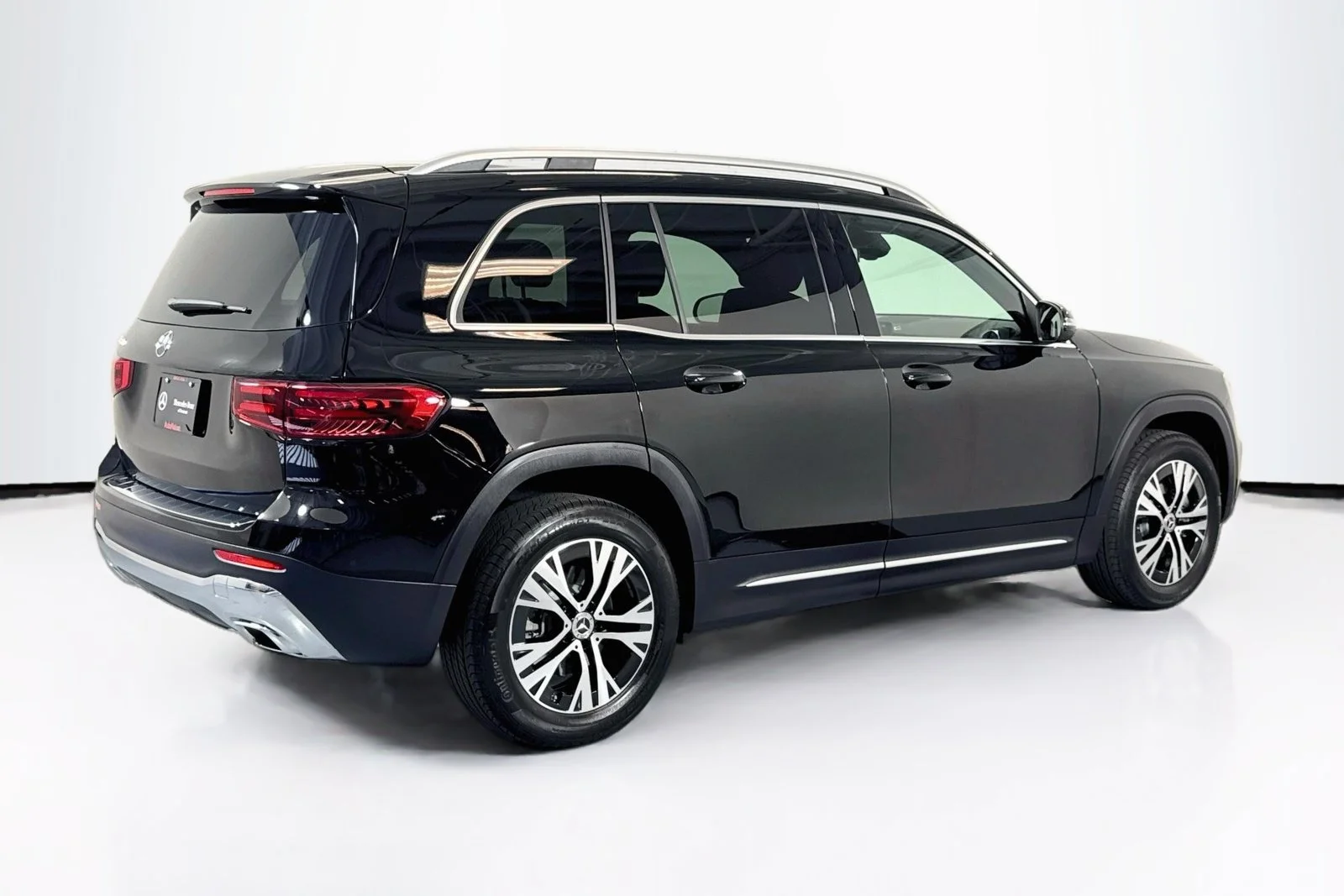 Used 2026 Night Black Mercedes-Benz GLB 250 image 5