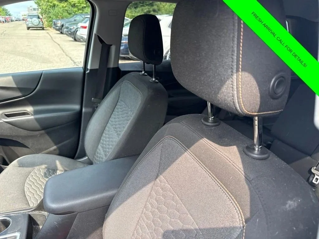 Used 2018 Summit White Chevrolet LT image 12