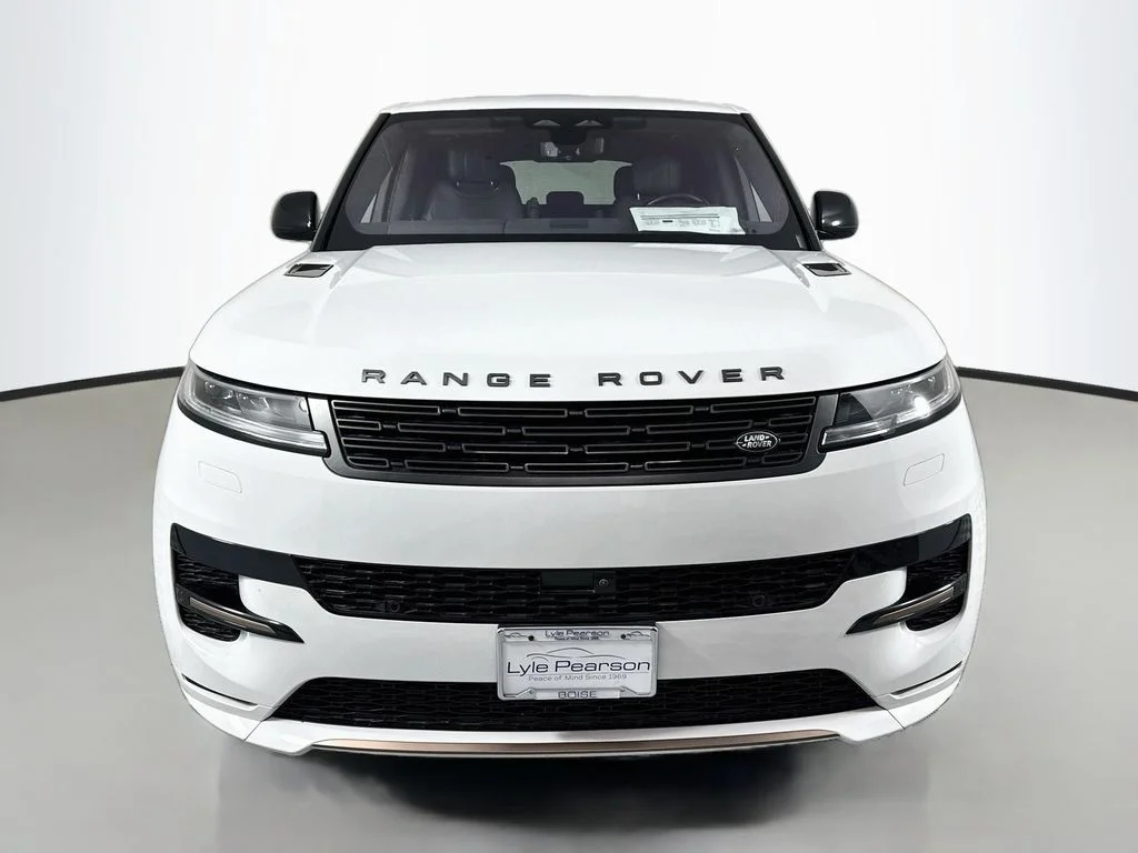 Certified Used 2023 Fuji White Land Rover SE Dynamic image 6