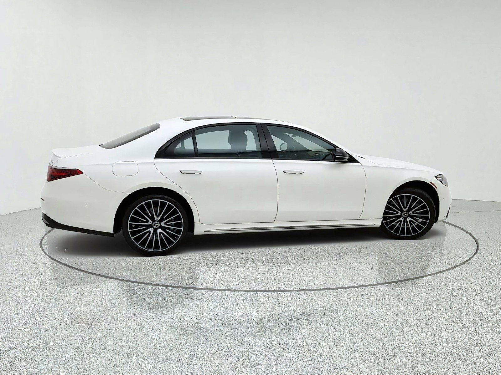 Certified Used 2023 MANUFAKTUR Diamond White Mercedes-Benz S 580 image 7