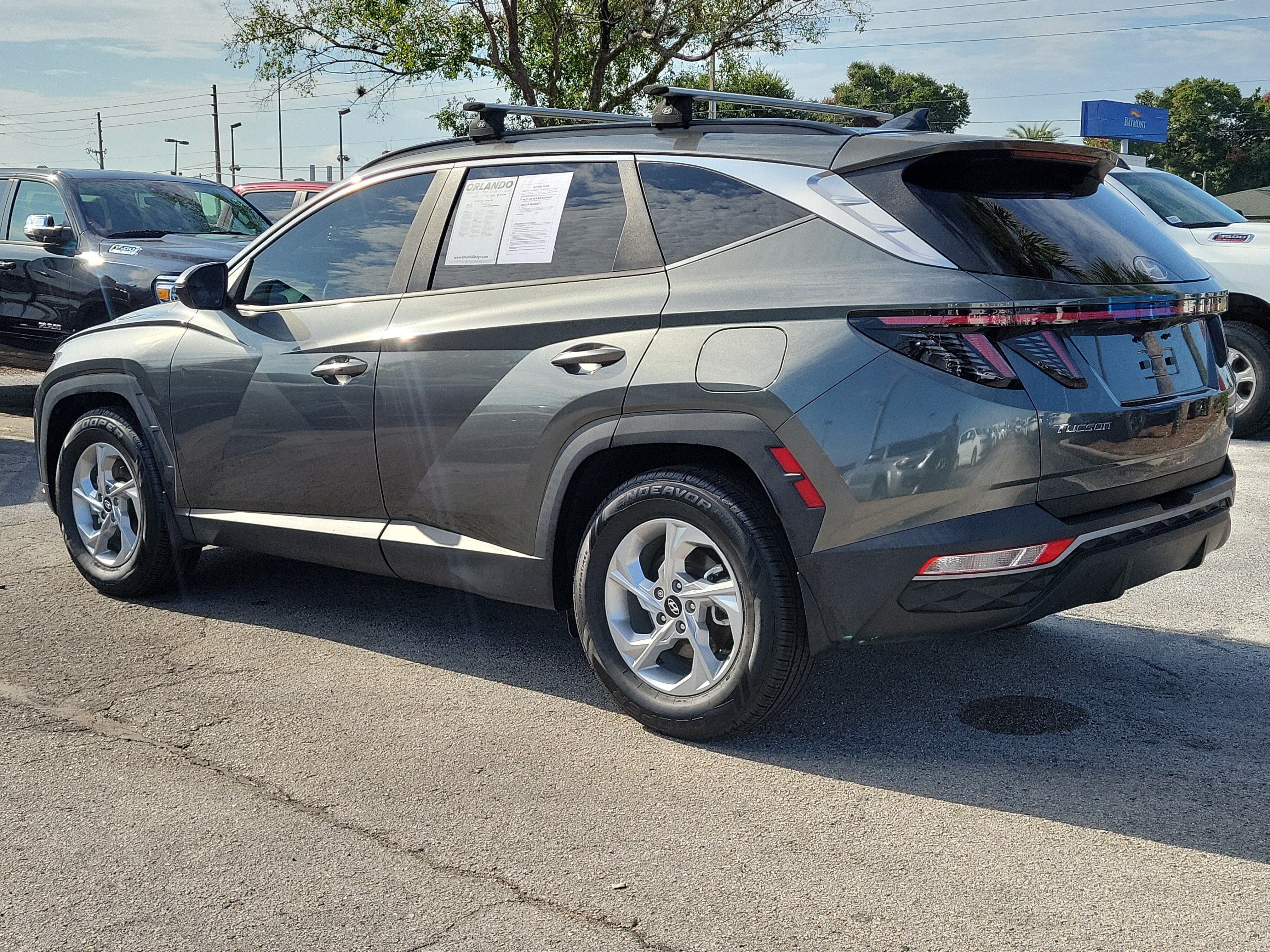 Used 2022 Amazon Gray Hyundai SEL image 4