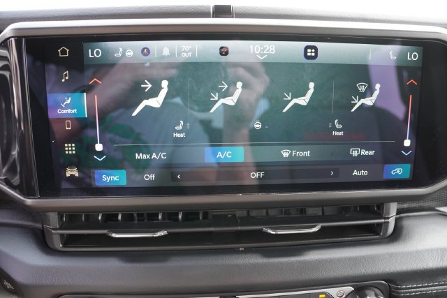 Used 2025 Hydro Blue Pearlcoat Jeep Rubicon image 24