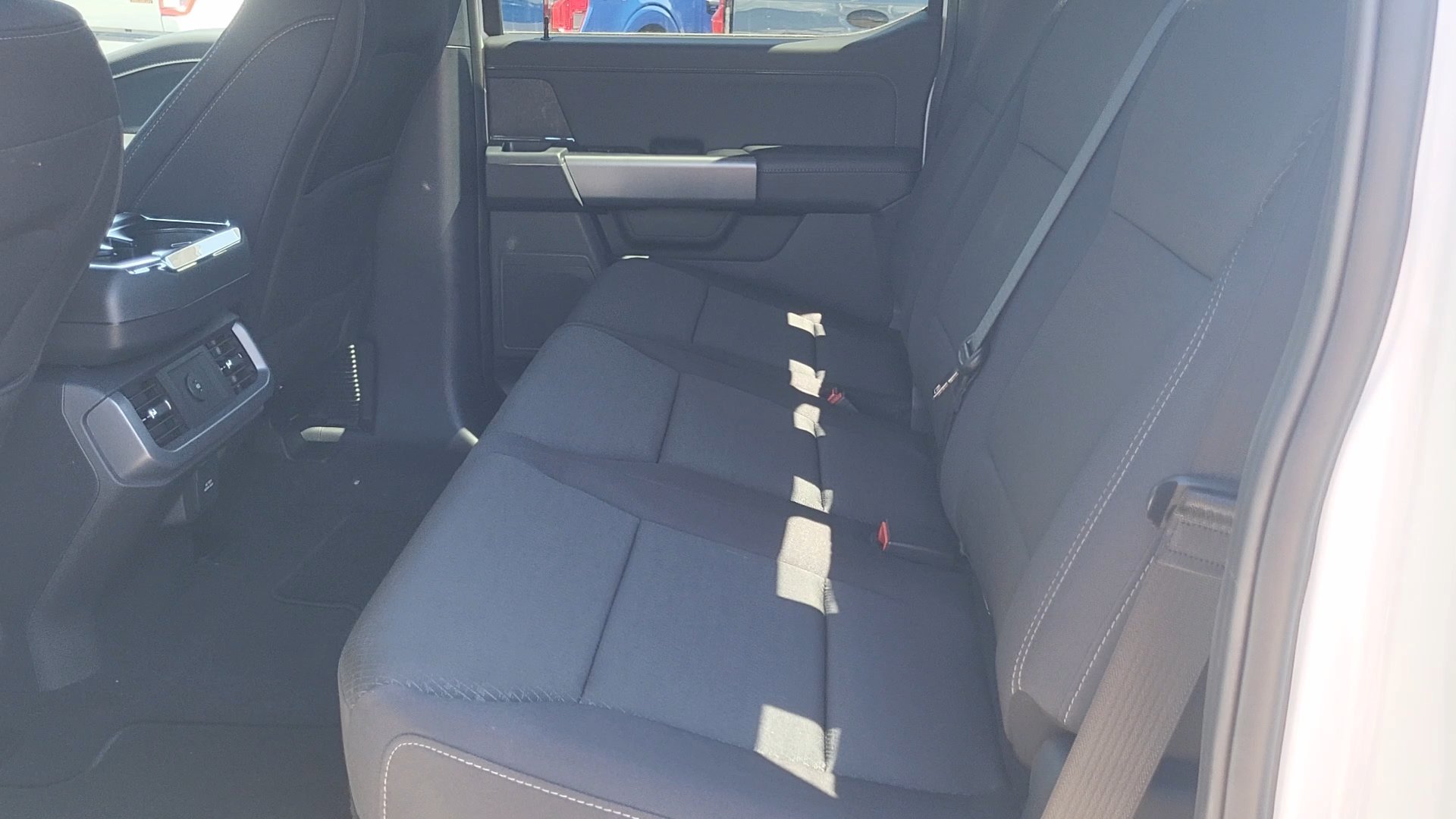 New 2026 Oxford White Ford XLT image 19