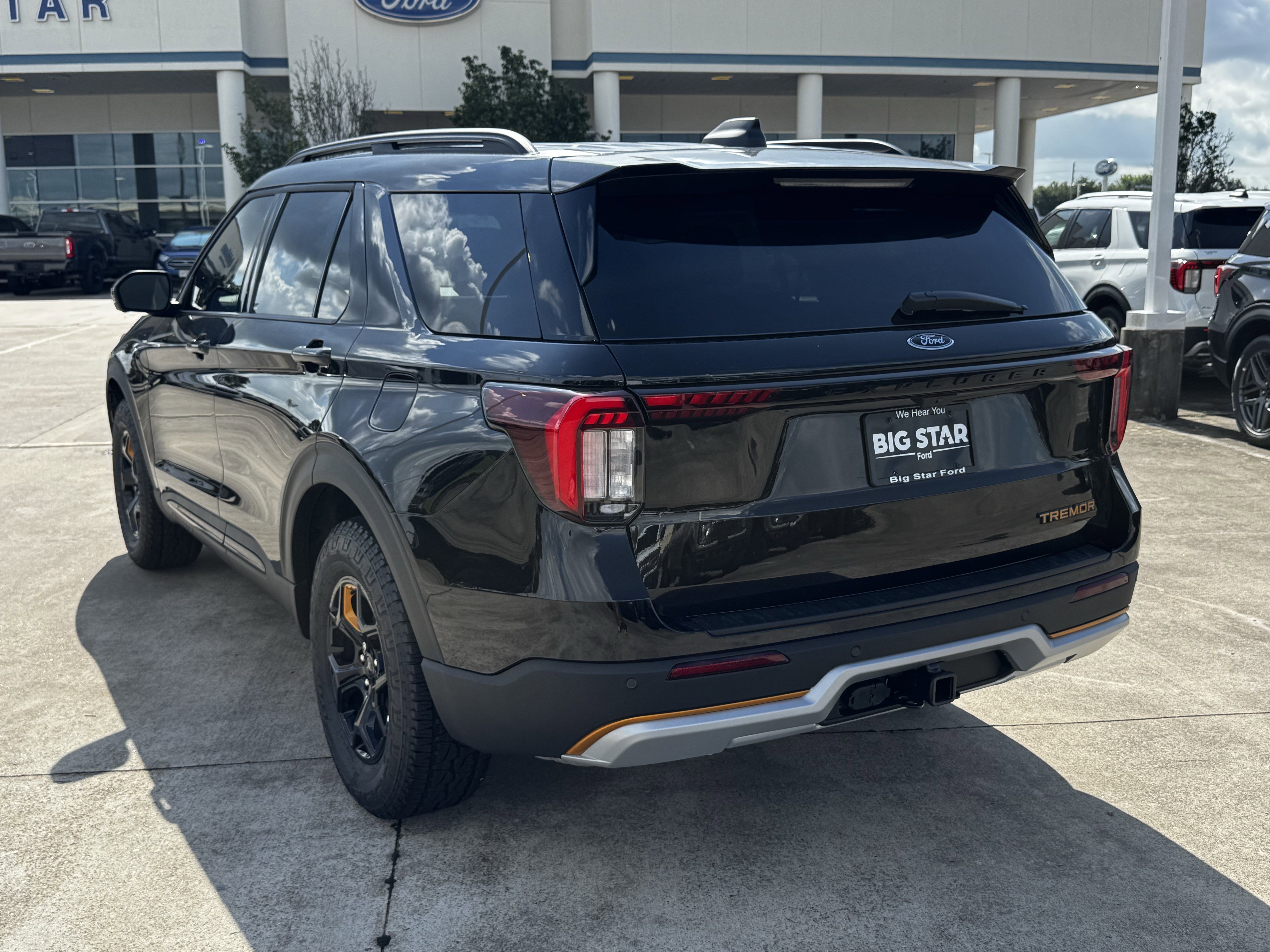 New 2026 Agate Black Metallic Ford Tremor image 7
