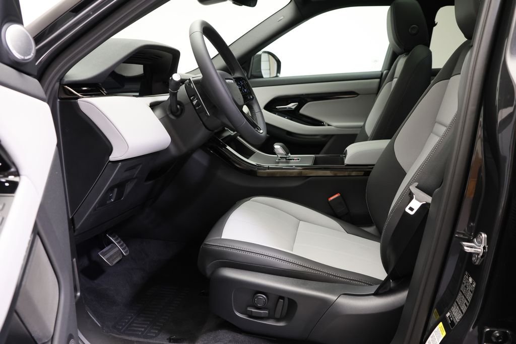 New 2026 Carpathian Grey Land Rover Hoxton Edition image 29