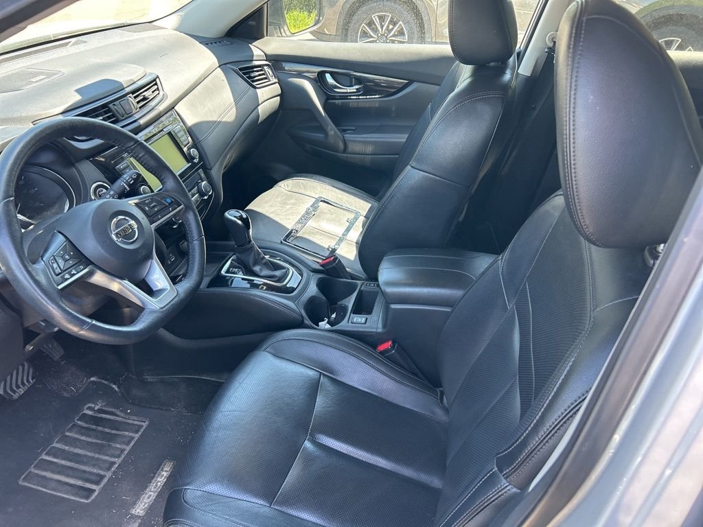 Used 2019 Silver Nissan SL image 15
