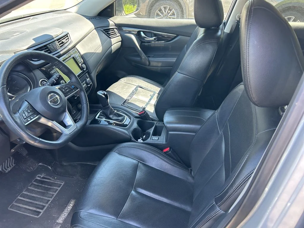 Used 2019 Silver Nissan SL image 15