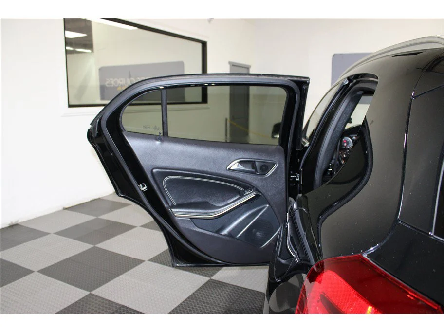 Used 2019 Black Mercedes-Benz GLA 250 image 13