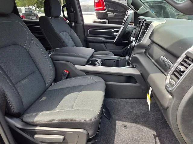 New 2026 Diamond Black Crystal Pearl-Coat Exterior Paint RAM Big Horn/Lone Star image 30