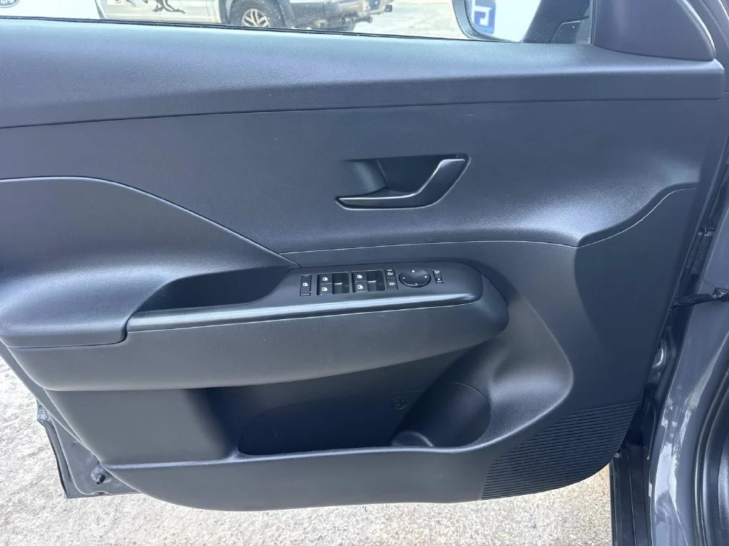 Used 2025 Gray Hyundai SEL image 33