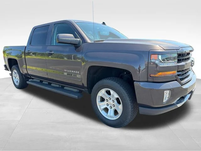 Used 2016 TUNGSTEN METALLIC Chevrolet LT image 9