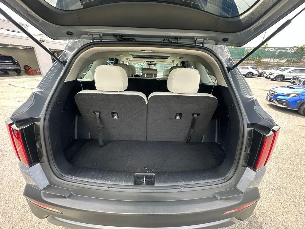 Used 2023 Silver Kia X-Line S image 29