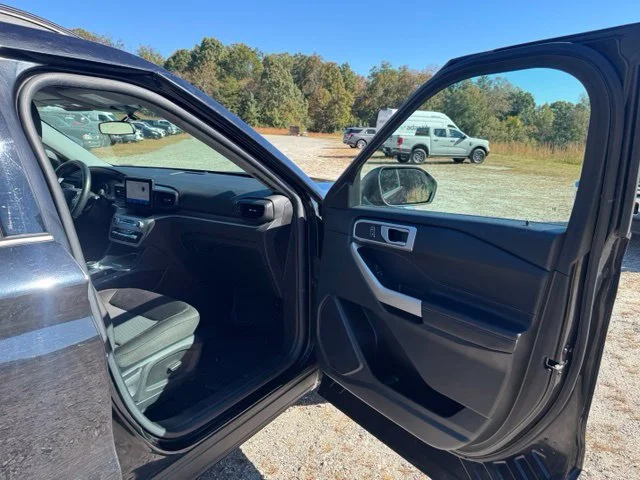 Used 2023 Black Ford XLT image 14