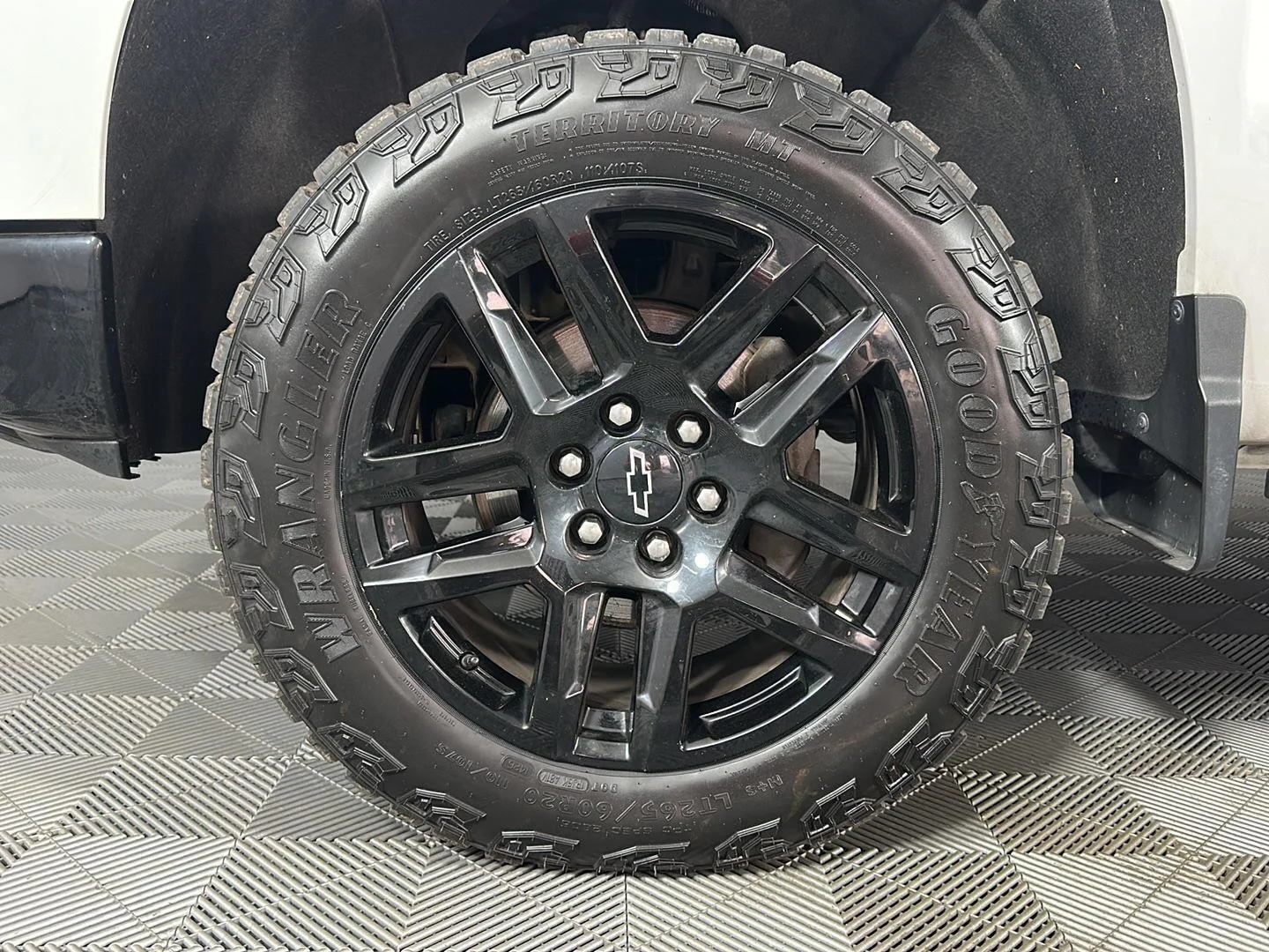 Used 2022 Summit White Chevrolet LT Trail Boss image 5