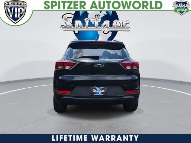New 2026 Mosaic Black Metallic Chevrolet LT image 7