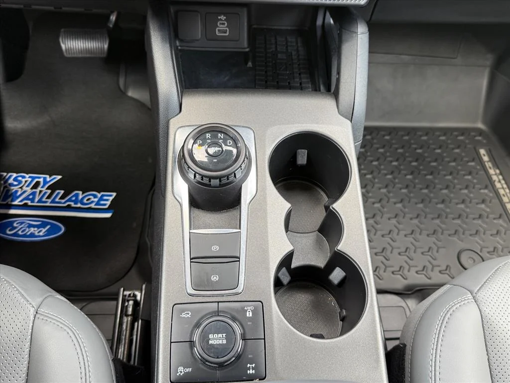 Used 2025 Green Ford Badlands image 18