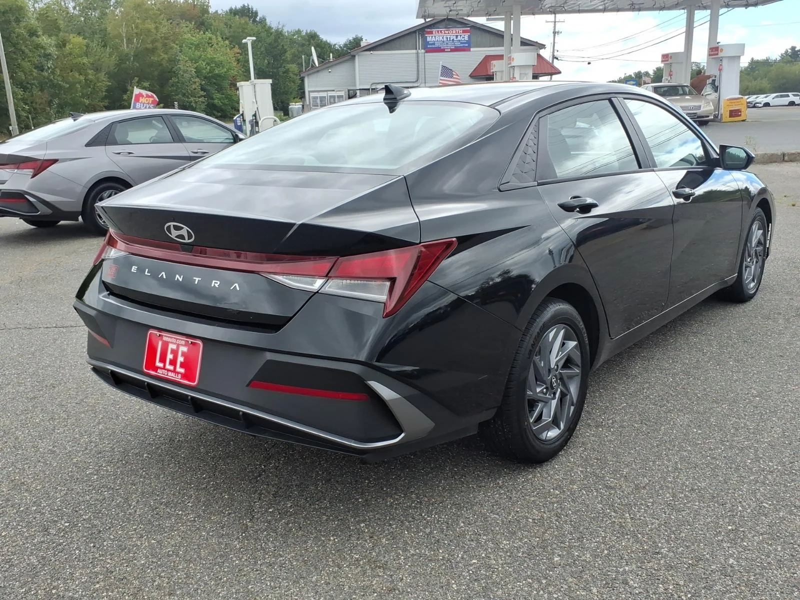 Used 2024 Abyss Black Hyundai SEL image 5