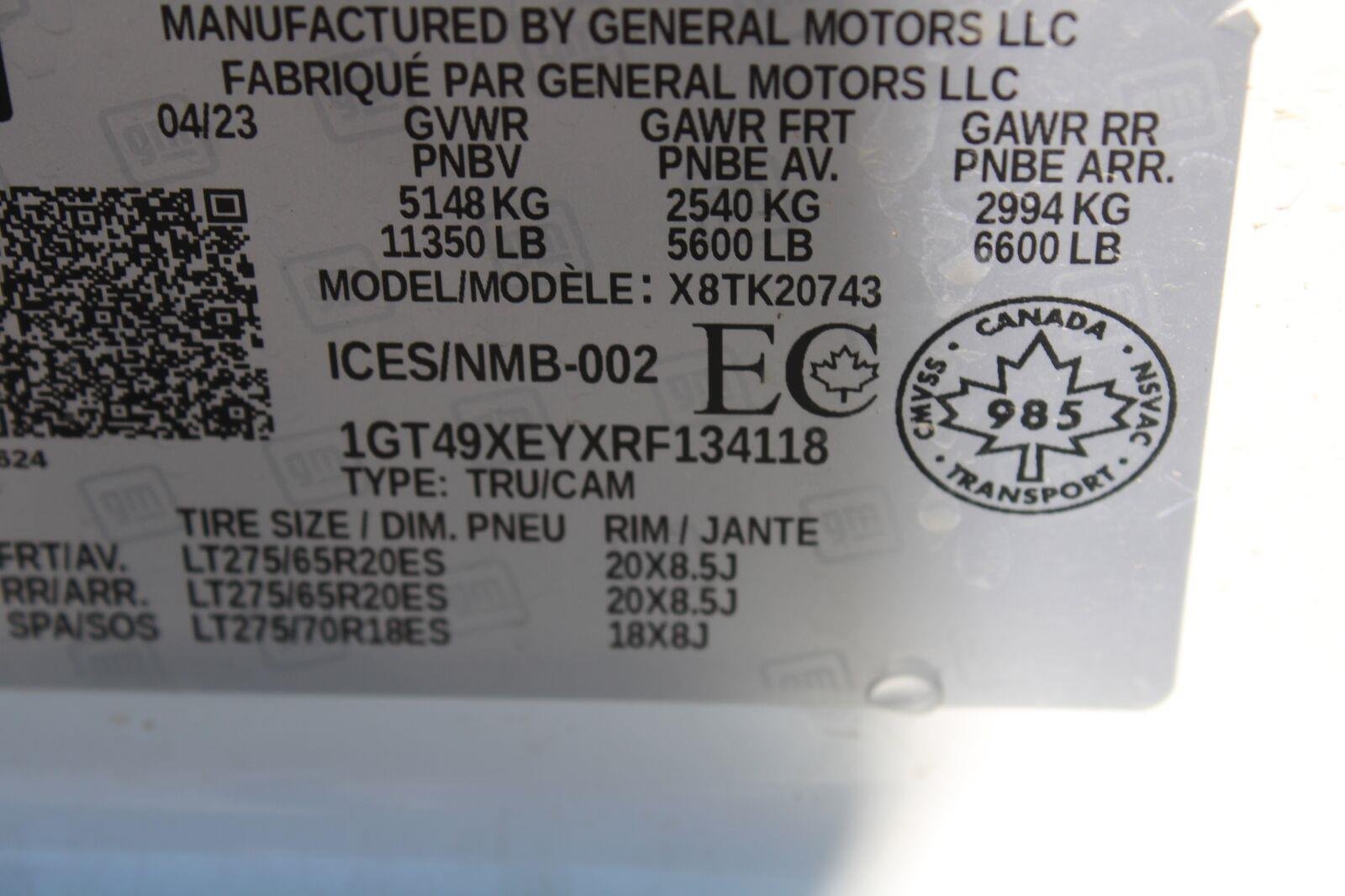 Used 2024 Summit White GMC Denali Ultimate image 8