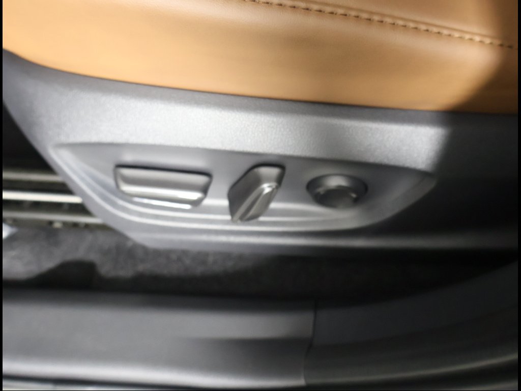 Used 2025 GRAY Toyota Limited image 11