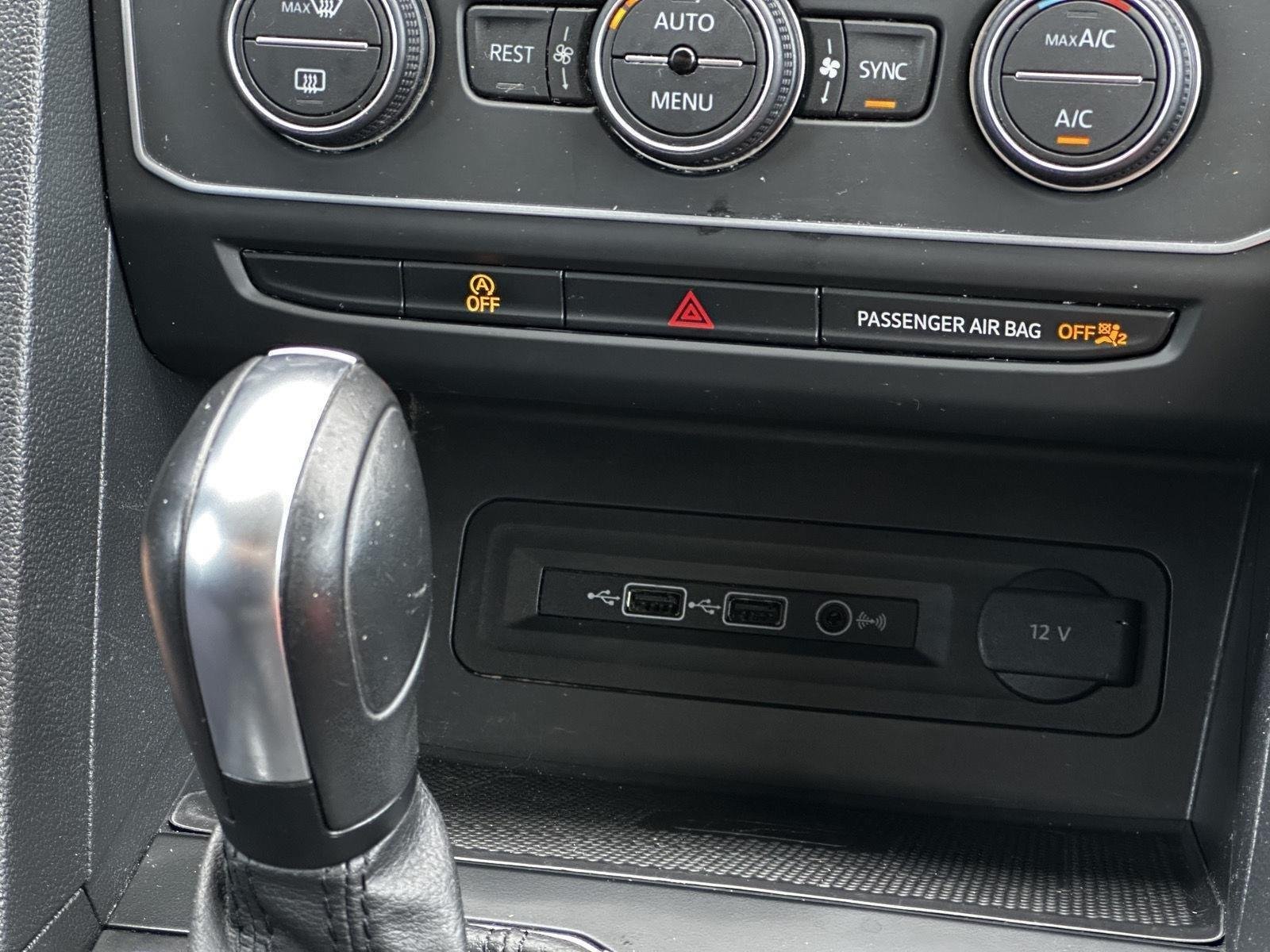 2021 Volkswagen Atlas SE w/Tech - Photo 18