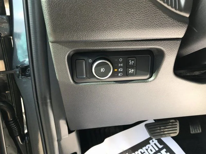 New 2025 Carbonized Gray Metallic Ford XLT image 6