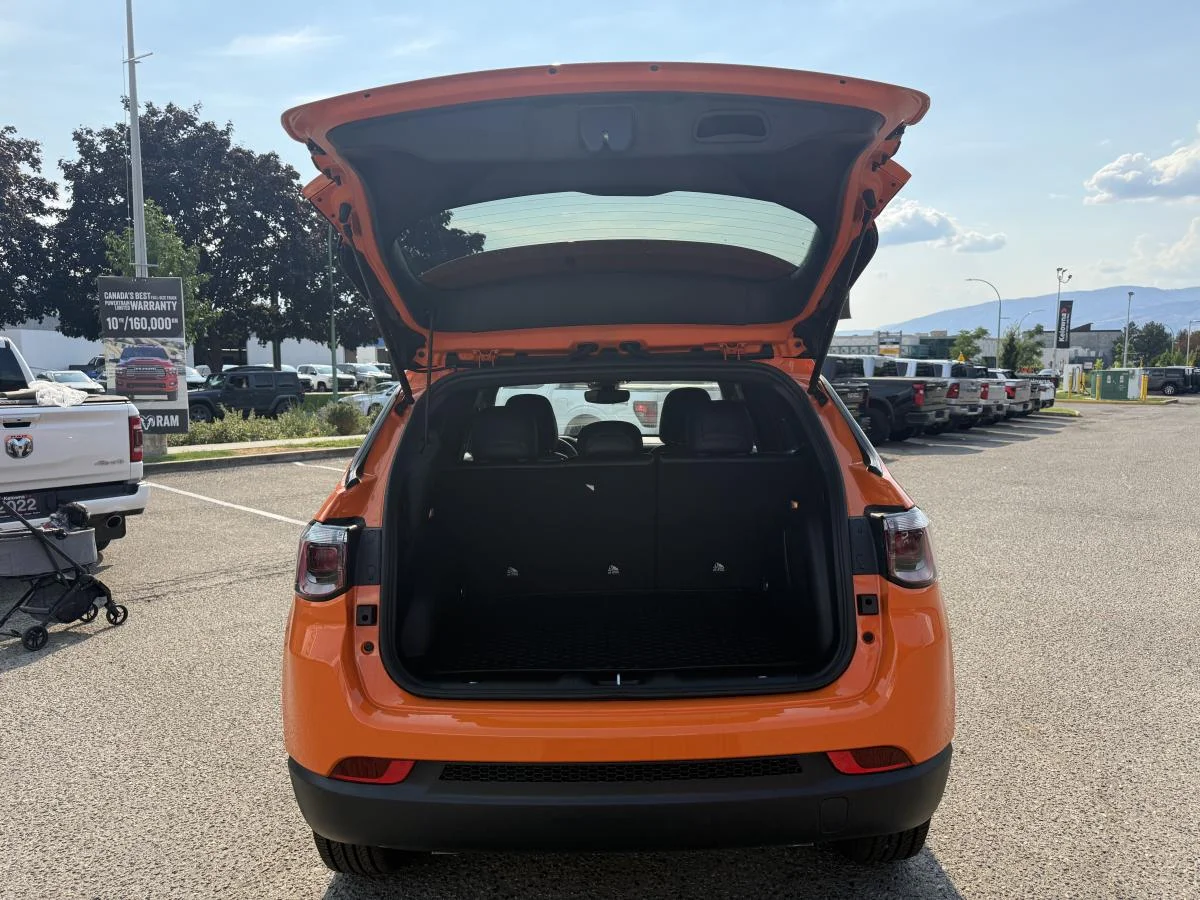 New 2026 joose (pl4) Jeep Altitude image 6