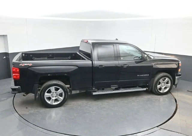 Used 2015 Black Chevrolet LT image 37